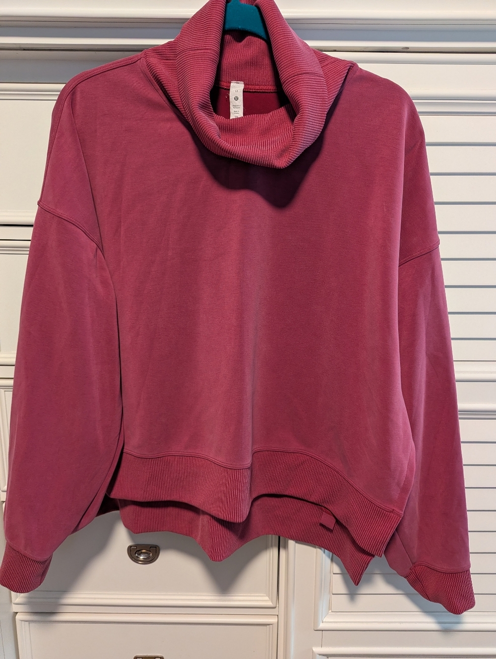 Lululemon Softstreme Turtleneck Pullover Pomegranate sz 12 womens Retail $128